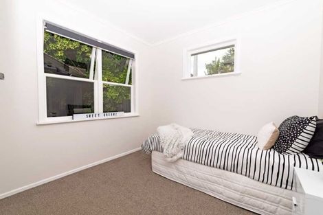Photo of property in 5b Tirimoana Road, Te Atatu South, Auckland, 0602