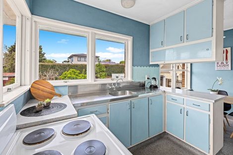 Photo of property in 22a Shakespeare Road, Milford, Auckland, 0620