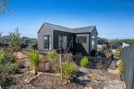 Photo of property in 16 Aquamarine Avenue, Wainui, 0992