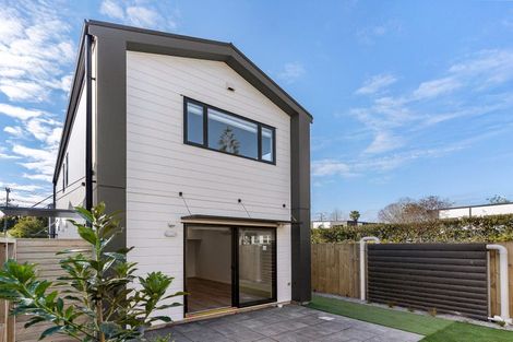 Photo of property in 22a Graham Avenue, Te Atatu Peninsula, Auckland, 0610