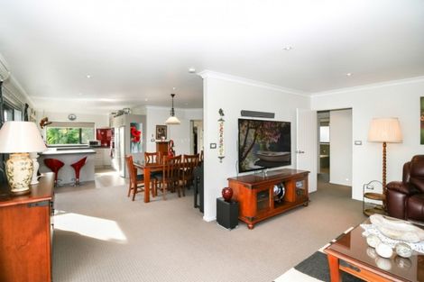 Photo of property in 6 Manuka Place, Whalers Gate, New Plymouth, 4310
