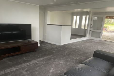 Photo of property in 13 Fowey Avenue, Te Atatu South, Auckland, 0610