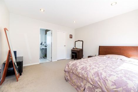 Photo of property in 20a Orton Street, Glenfield, Auckland, 0627