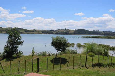 Photo of property in 18 Omarae Road, Pahi, Paparoa, 0571