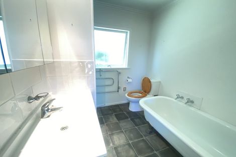 Photo of property in 2/46 Felton Mathew Avenue, Saint Johns, Auckland, 1072