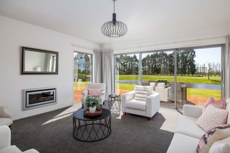 Photo of property in 52 Mapleham Drive, Pegasus, 7612