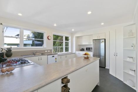 Photo of property in 31 Rakeiora Grove, Korokoro, Lower Hutt, 5012