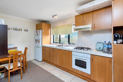 Photo of property in 62 Medallion Drive, Oteha, Auckland, 0632