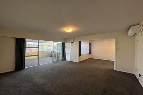 Photo of property in 1 Evelyn Place, Welbourn, New Plymouth, 4310