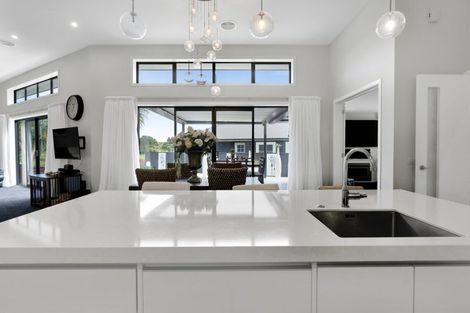 Photo of property in 10 Augusta Grove, Waiwhakaiho, New Plymouth, 4312