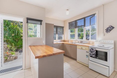 Photo of property in 7 Smale Terrace, Hospital Hill, Napier, 4110