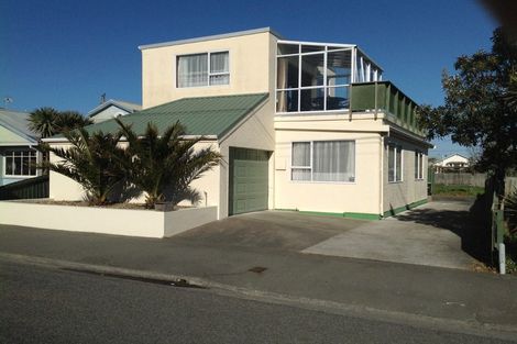 Photo of property in 256 Marine Parade, New Brighton, Christchurch, 8061