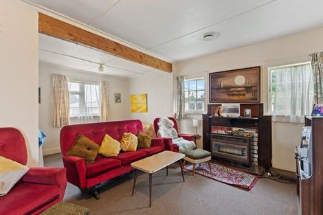 Photo of property in 15 Taupata Street, Castlecliff, Whanganui, 4501