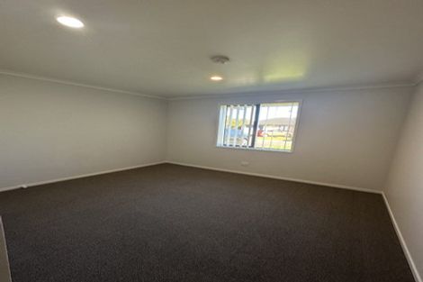 Photo of property in 2 Reef Place, Mangere, Auckland, 2022