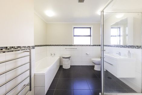Photo of property in 38 Henare Street, West End, Palmerston North, 4412