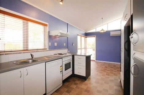 Photo of property in 1/7 The Rosebowl, Sunnyhills, Auckland, 2010