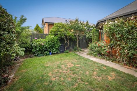 Photo of property in 2/113 Avonhead Road, Avonhead, Christchurch, 8042