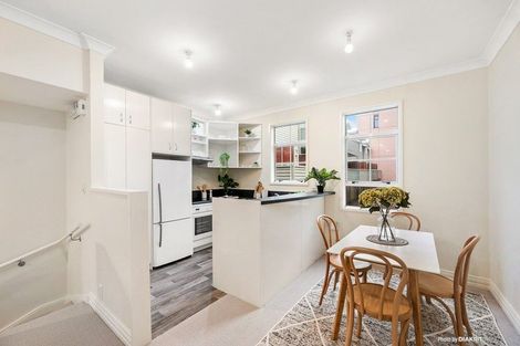 Photo of property in 5 Murphy Street, Thorndon, Wellington, 6011