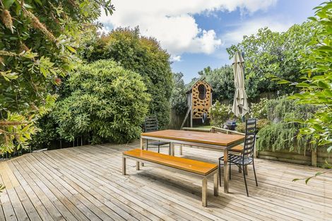 Photo of property in 89 Seaview Road, Glenfield, Auckland, 0629