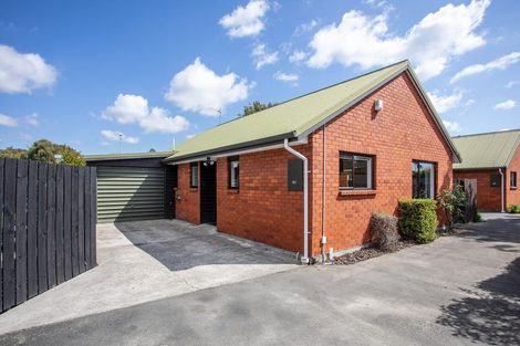 Photo of property in 2/9b Prestons Road, Redwood, Christchurch, 8051