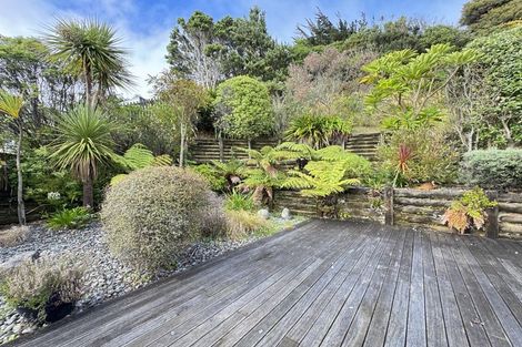 Photo of property in 15 Cavalry Close, Crofton Downs, Wellington, 6035