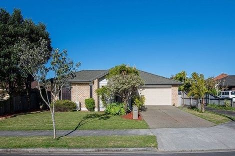 Photo of property in 4 Stornaway Drive, Flat Bush, Auckland, 2016