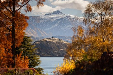 Photo of property in 144 Beacon Point Road, Wanaka, 9305
