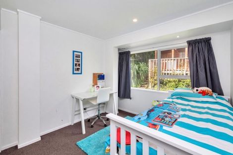 Photo of property in 2/30 Carlisle Road, Browns Bay, Auckland, 0630