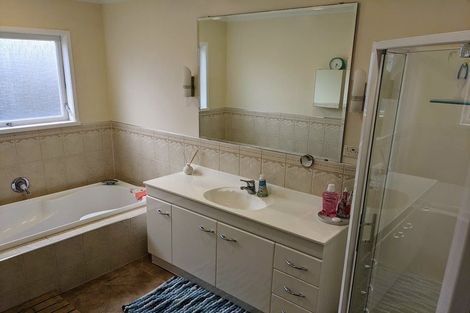 Photo of property in 90 Exmouth Road, Northcote, Auckland, 0627