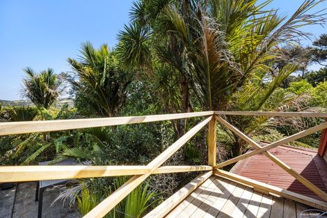 Photo of property in 35 Clinton Road, Tawharanui Peninsula, Matakana, 0986