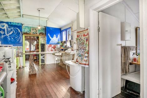 Photo of property in 115 Cornfoot Street, Castlecliff, Whanganui, 4501