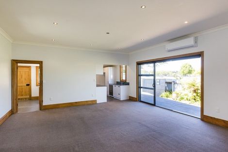 Photo of property in 73a Savage Crescent, West End, Palmerston North, 4412