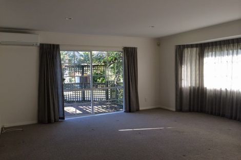 Photo of property in 30 Ponderosa Drive, Oteha, Auckland, 0632