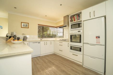 Photo of property in 4 Claverton Grove, Churton Park, Wellington, 6037