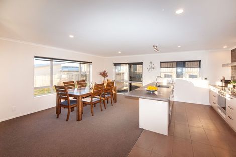 Photo of property in 187 Mark Avenue, Grenada Village, Wellington, 6037