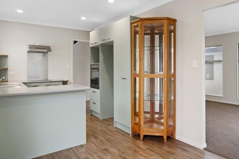 Photo of property in 6 Chadlington Avenue, Henderson, Auckland, 0612