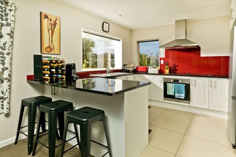 Photo of property in 6 San Pedro Place, Henderson, Auckland, 0612