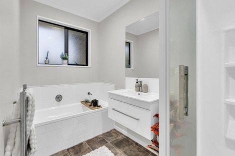 Photo of property in 72 Bower Avenue, New Brighton, Christchurch, 8083