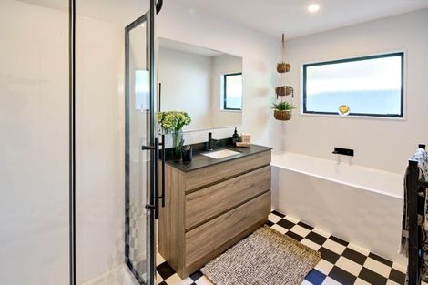 Photo of property in 33 Collingwood Street, Waterloo, Lower Hutt, 5011