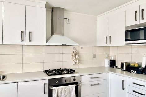 Photo of property in 15 Ware Place, Pakuranga Heights, Auckland, 2010