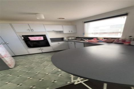 Photo of property in 28 Breakwater Road, Moturoa, New Plymouth, 4310