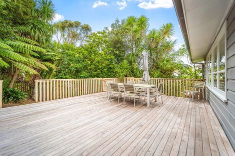 Photo of property in 1 Garmons Way, Castor Bay, Auckland, 0620