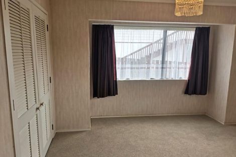 Photo of property in 1 Prion Place, One Tree Point, 0118