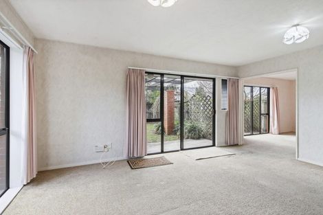 Photo of property in 2/280b Sawyers Arms Road, Bishopdale, Christchurch, 8053