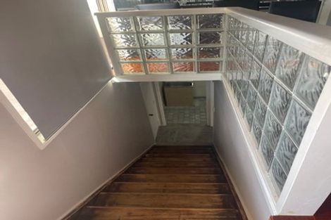 Photo of property in 9 Gwenand Place, Botany Downs, Auckland, 2010