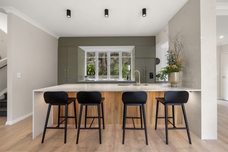 Photo of property in 28a Waterview Road, Stanley Point, Auckland, 0624