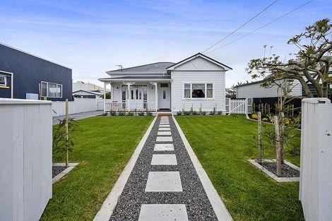 Photo of property in 56 Vogel Street, Hawera, 4610