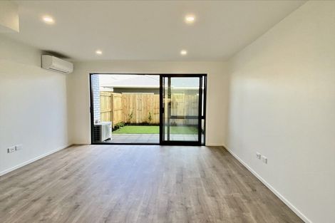 Photo of property in 5/12 Enderby Drive, Te Atatu Peninsula, Auckland, 0610
