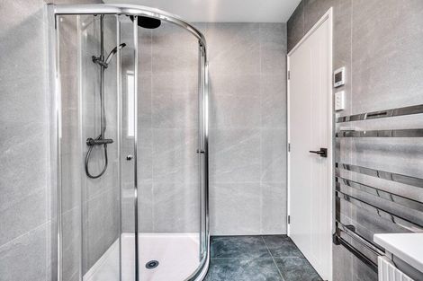 Photo of property in 61a Totaravale Drive, Totara Vale, Auckland, 0629