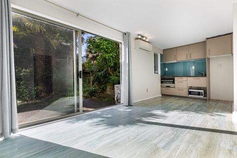 Photo of property in 70a Verran Road, Birkdale, Auckland, 0626